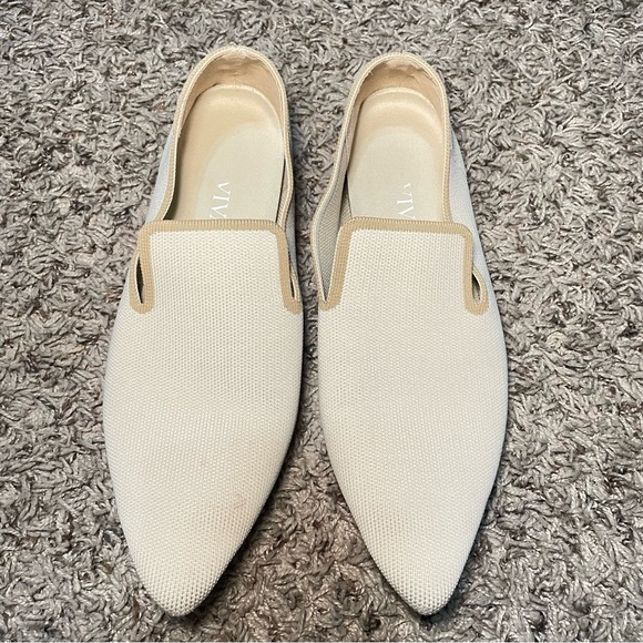 Vivaia Monica Pointed Toe Loafers Womens‎ Size US9/40EU Cream Ivory Flats Shoes - Picture 3 of 15